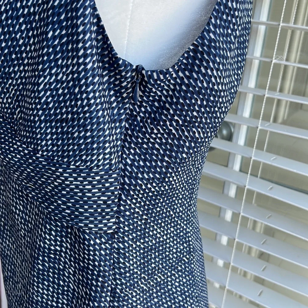 LOFT Sleeveless Blouse - Picture 3 of 4